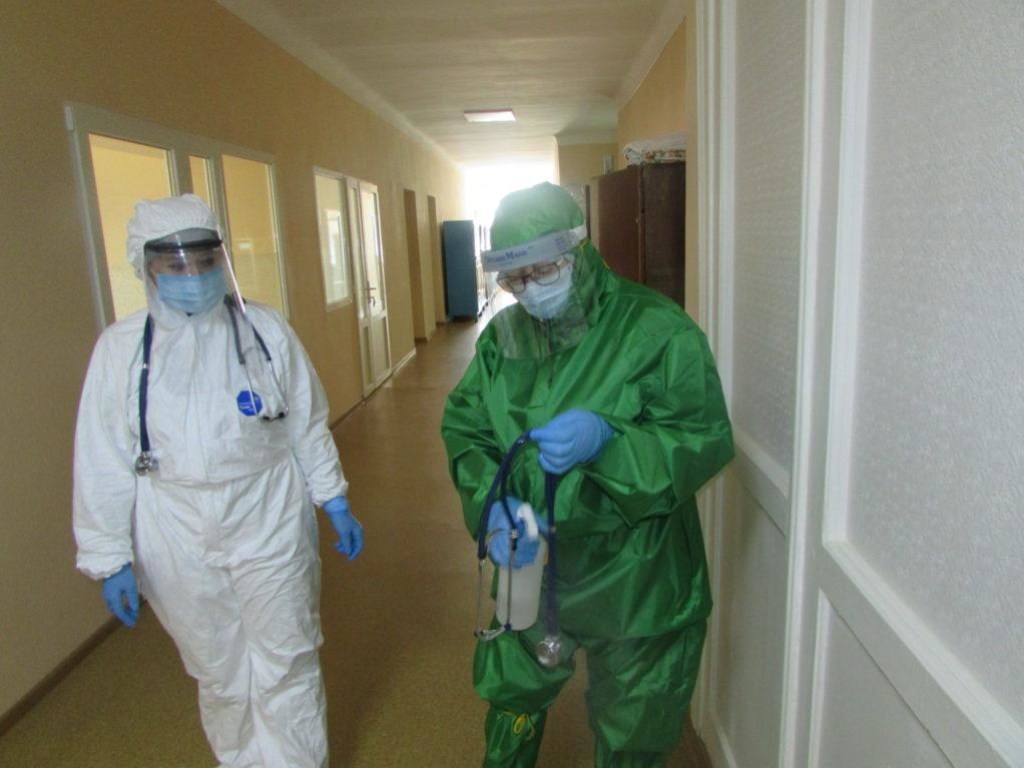 Три райбольницы под Киевом прекратили принимать пациентов из-за вспышки коронавируса