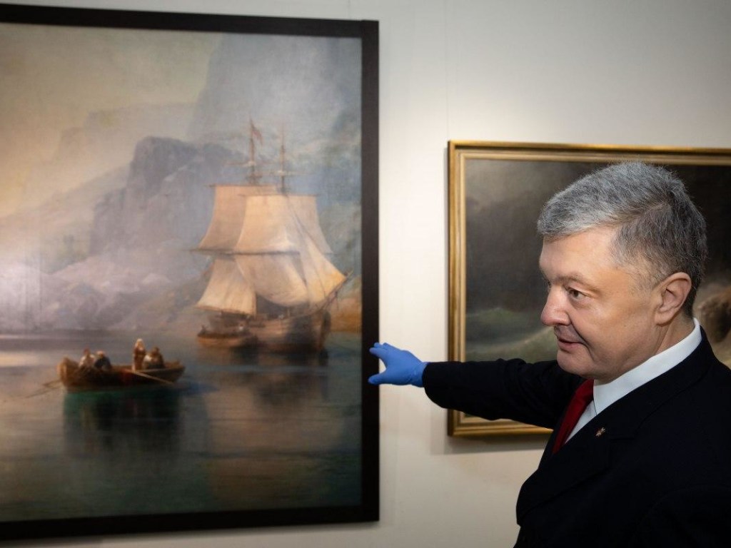 Картины Порошенко: «Что должны обсуждать лохи»