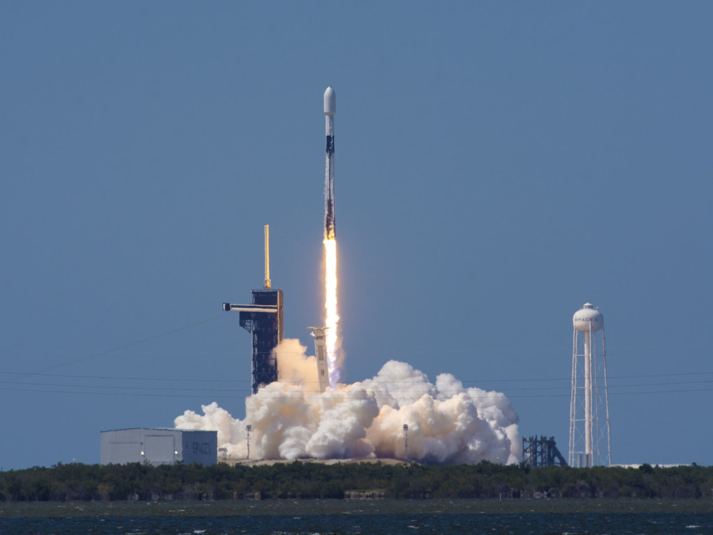 Компания SpaceX вывела на орбиту 60 спутников