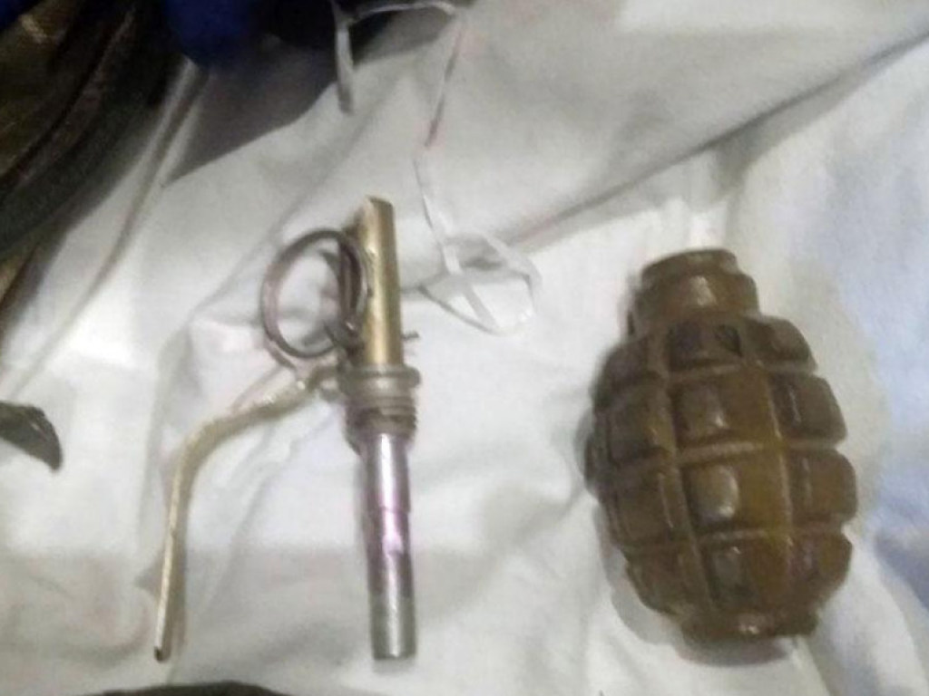 На КПП у Славянска у мужчины обнаружили гранаты и тротил (ФОТО)