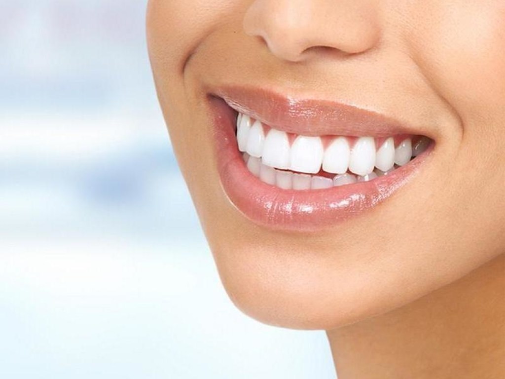 Стоматологи рассказали, от каких продуктов нужно отказаться ради белоснежной улыбки