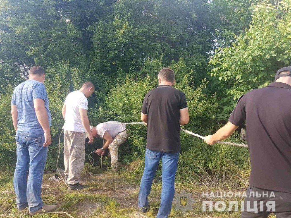 В Николаевской области в колодце нашли тело без вести пропавшего мужчины с камнем на шее – полиция (ФОТО)