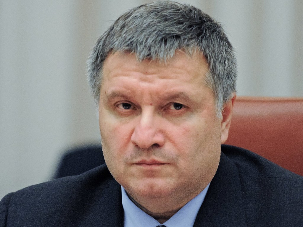 Аваков ушел от журналистов, услышав вопрос о деле Шеремета