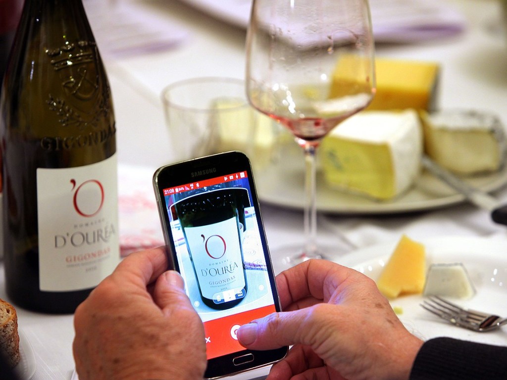 Качество вина начали оценивать с помощью приложения для смартфона