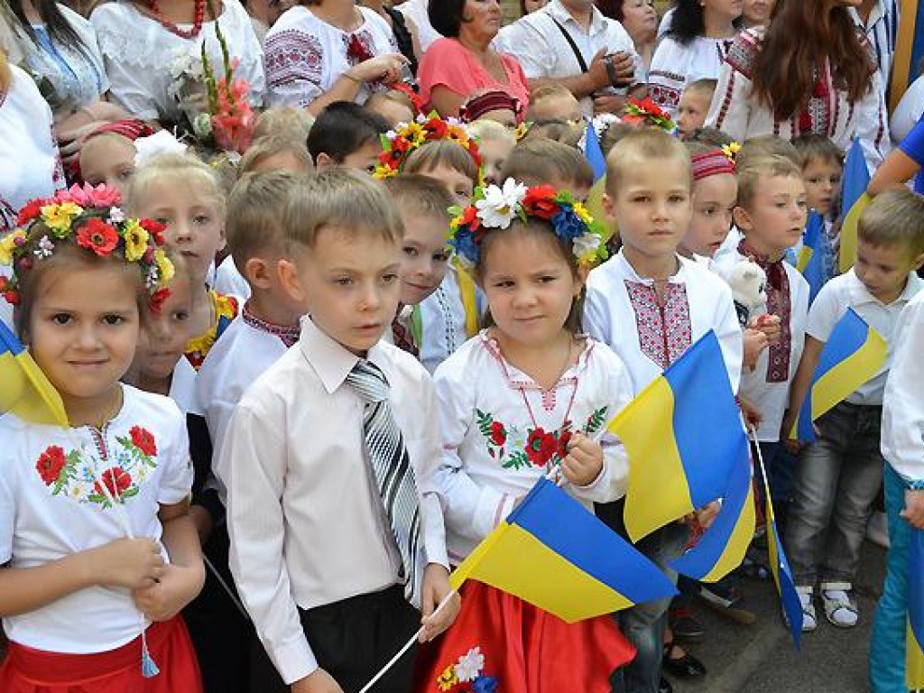 В школах Киева исполнение гимна станет обязательным