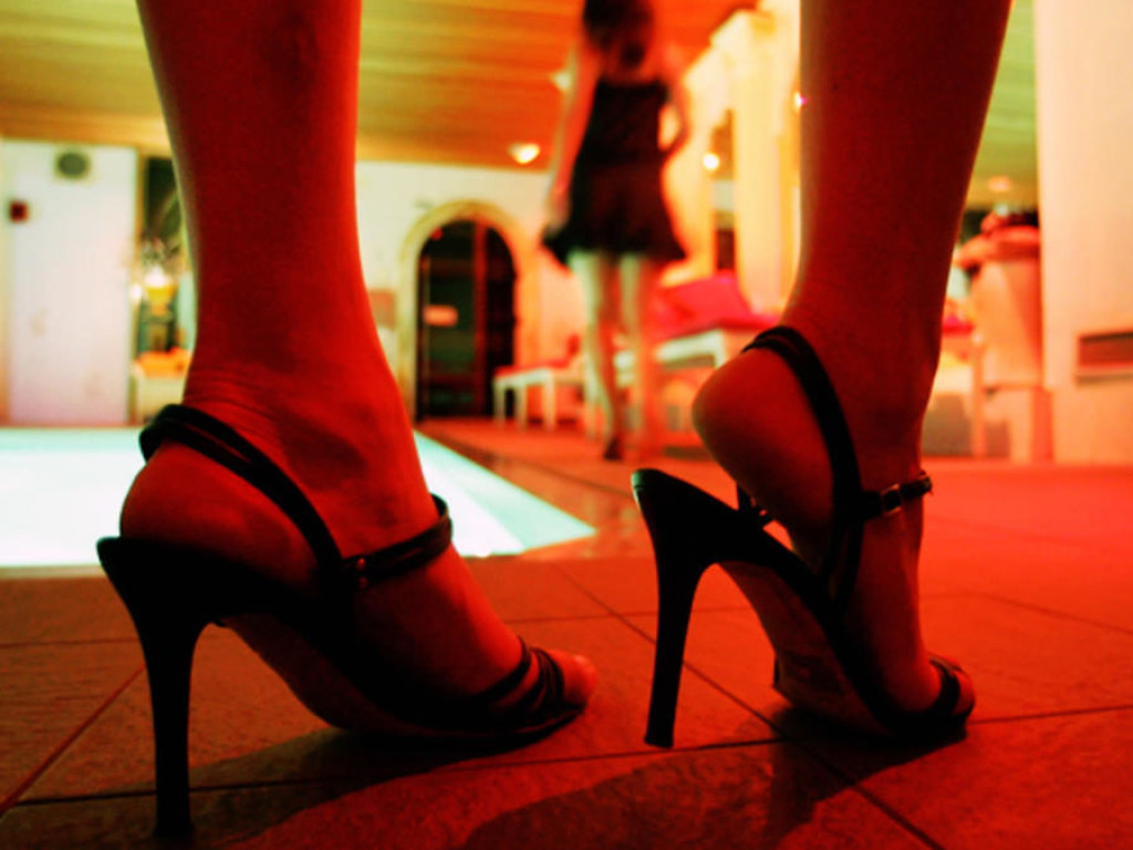 Легализация проституции пойдет во вред секс-работницам – эксперт