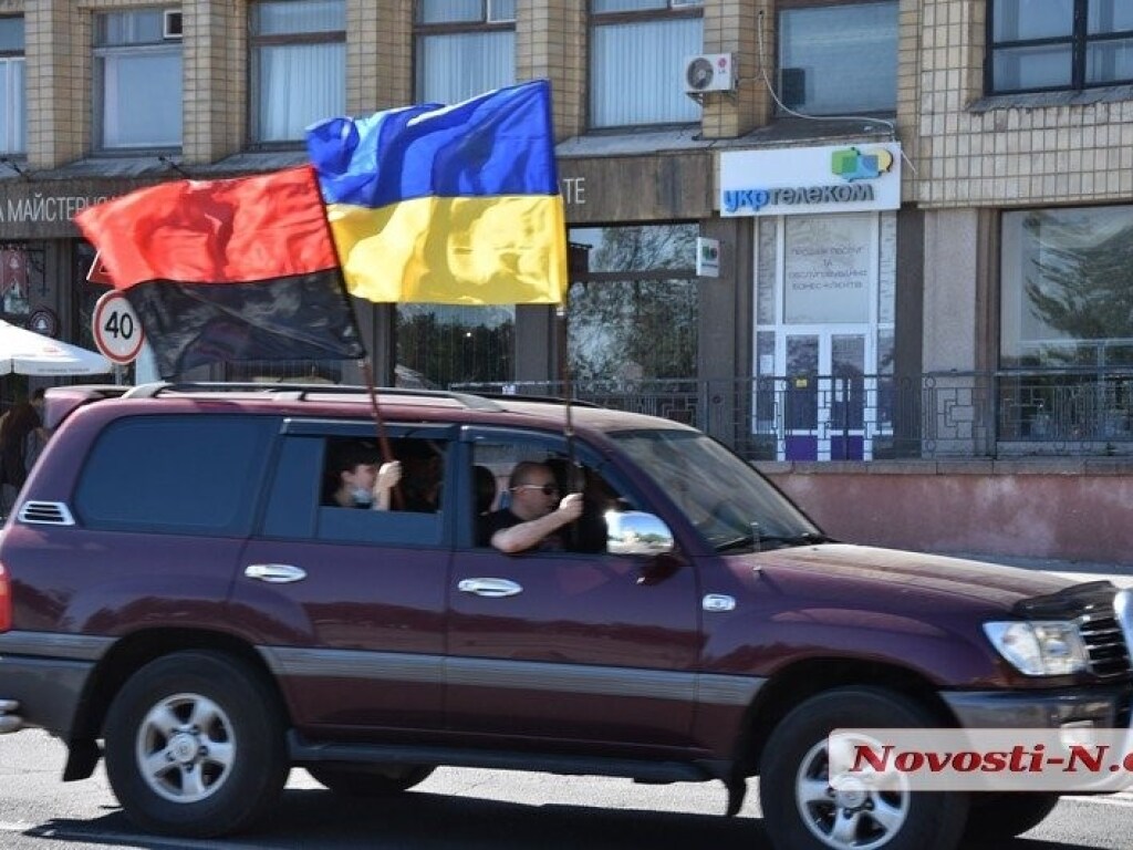 День Независимости в регионах: Николаевские военнослужащие в честь праздника провели автопробег