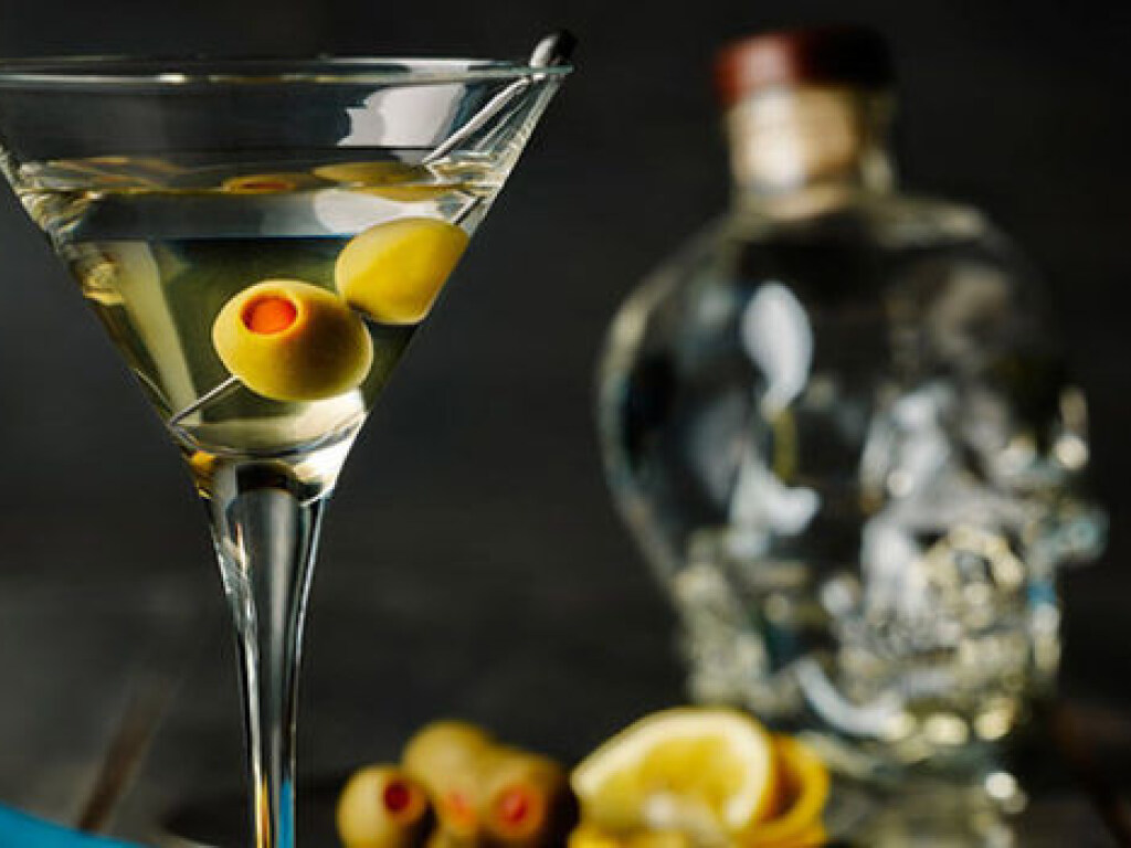 Алкоголь убережет от атеросклероза: врачи рассказали, сколько можно пить