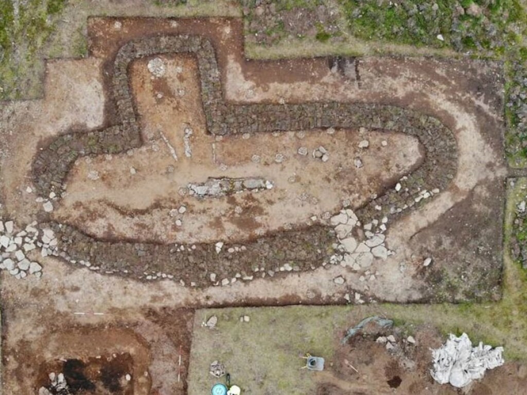 Археологи обнаружили старейший храм в Исландии (ФОТО)