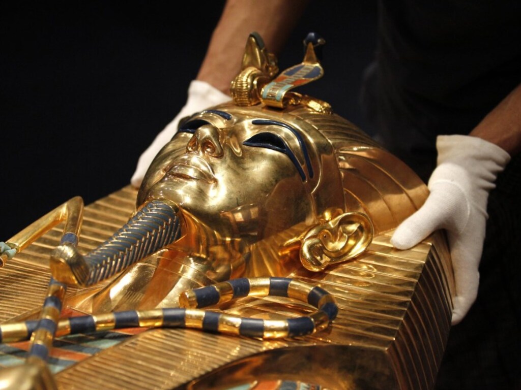 «Перелом ноги и гангрена»: Археологи раскрыли тайну смерти фараона Тутанхамона