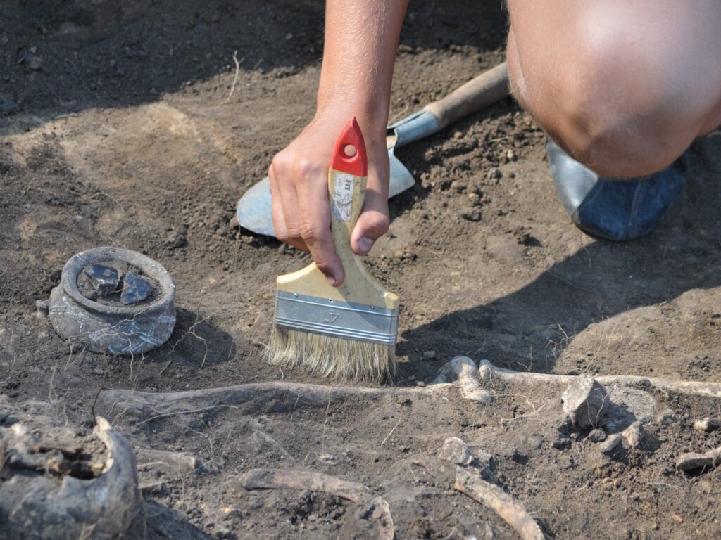 В Египте ученые обнаружили 2500-летний тайник с гробами (ФОТО)