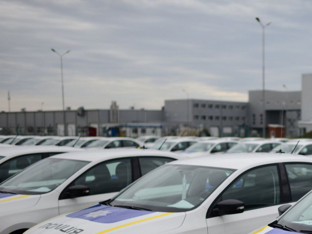 «Полиция на бляхе»: В Харькове заметили полицейское авто на еврономерах (ФОТО)