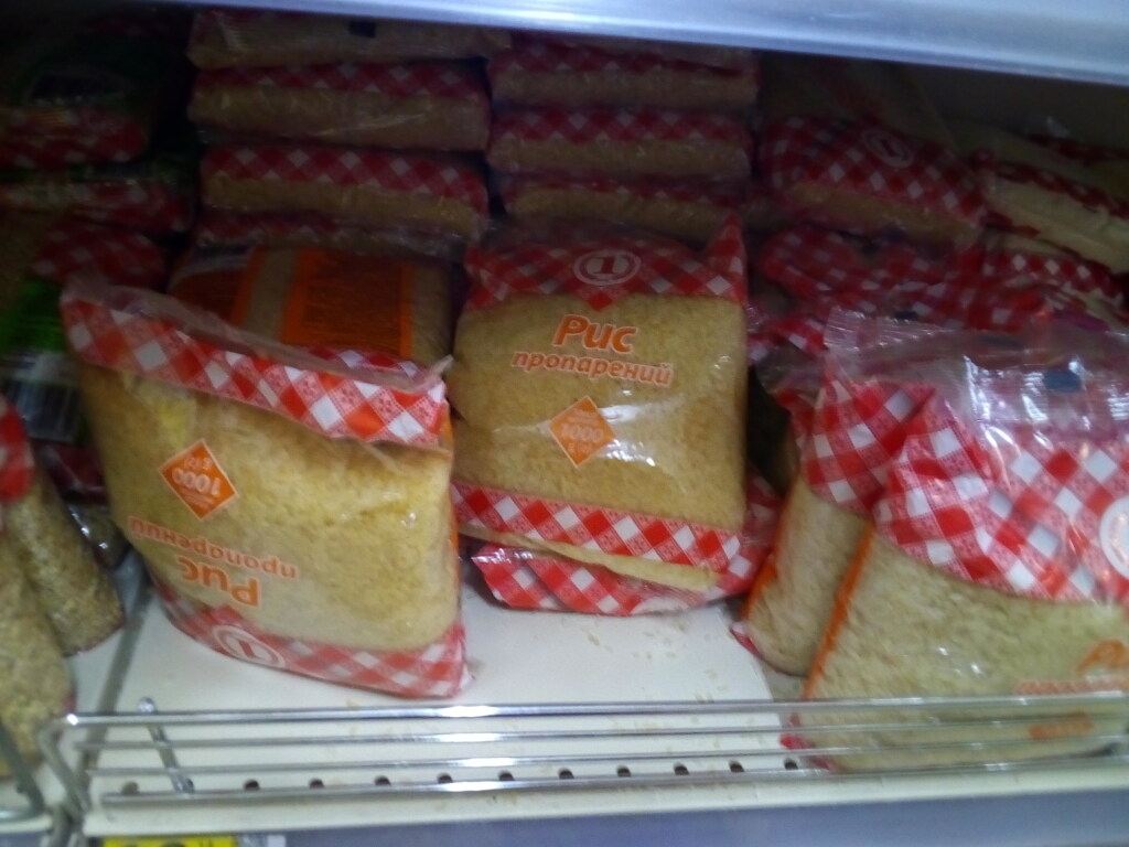В супермаркетах Киева начали дешеветь  дорогие сорта риса (ФОТО)
