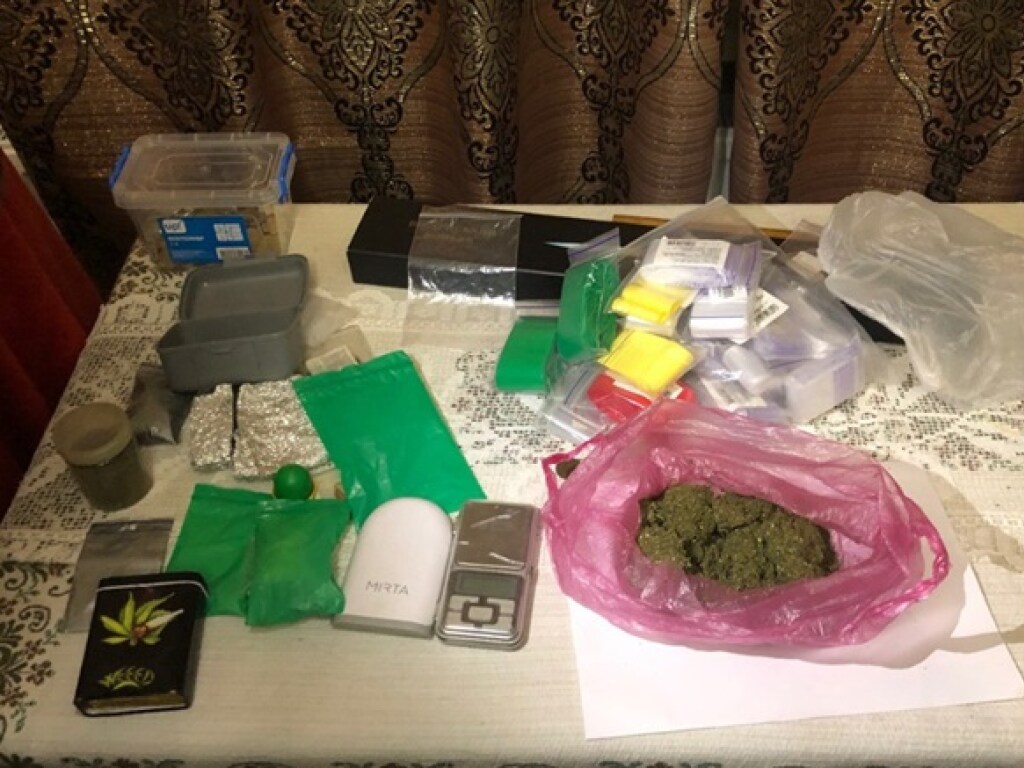 В Черновицкой области полицейский организовал наркоторговлю (ФОТО)