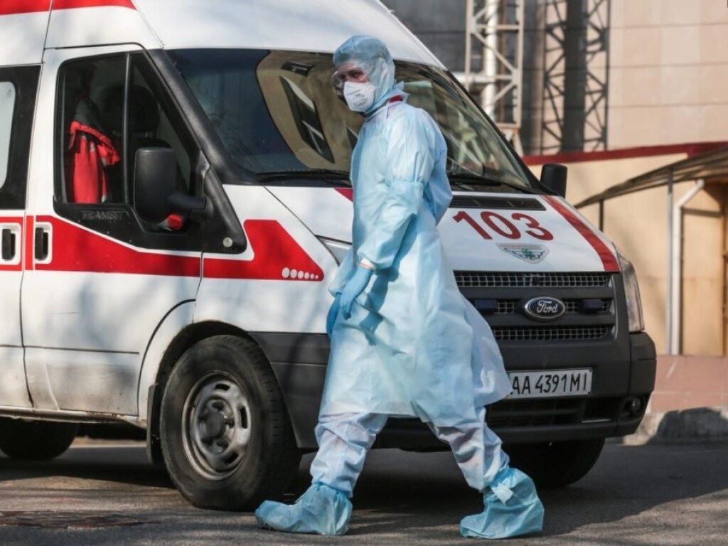 Врачей нет: в больнице под Киевом некому работать с пациентами с подозрением на коронавирус