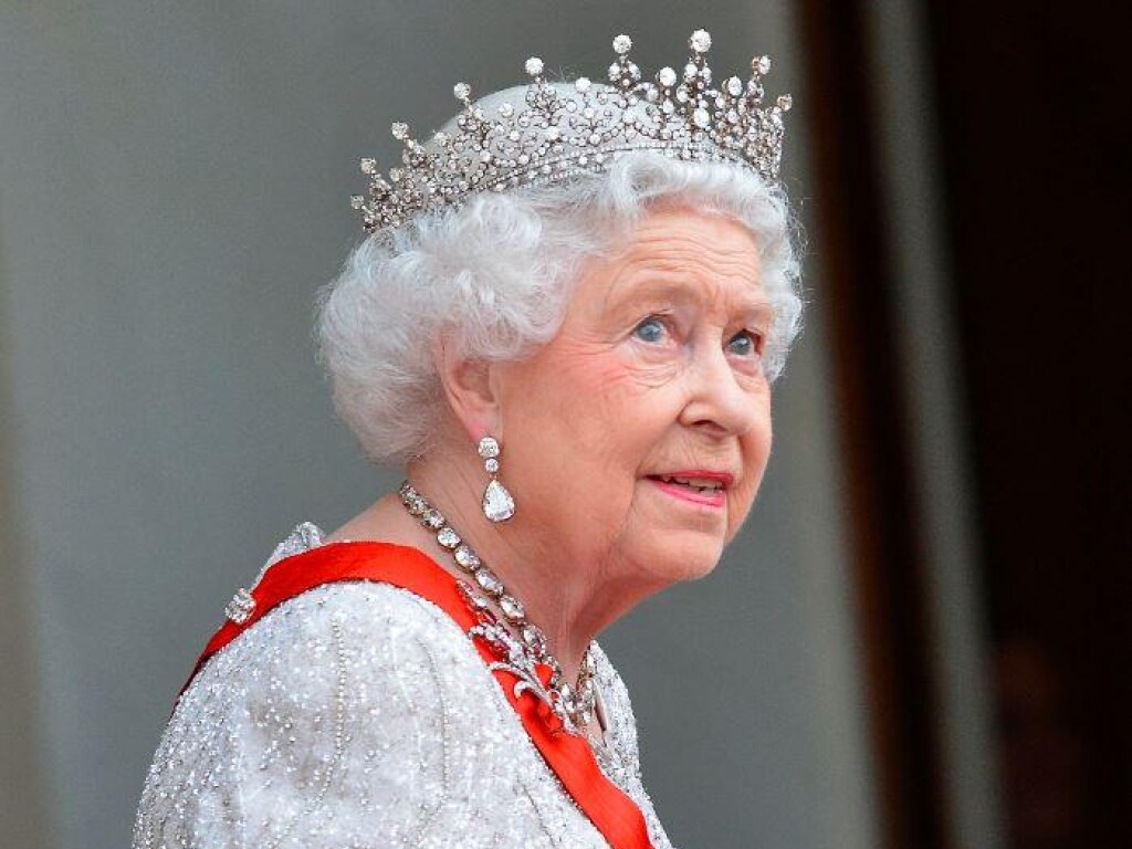 Королева Елизавета может лишить титула принца своего внука Гарри &#8211; СМИ