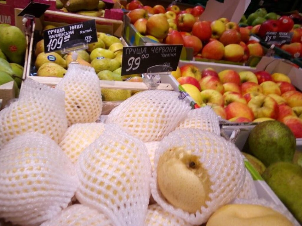 В ноябре в столичных супермаркетах подорожали груши и арбузы: обзор цен (ФОТО)